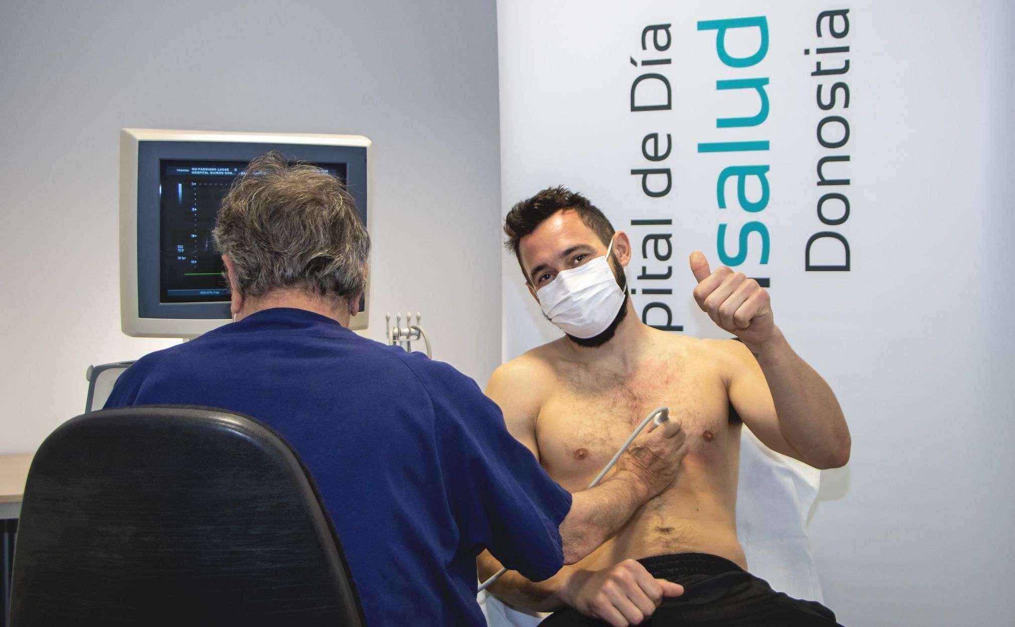 Lucas Faggiano, fichaje del GBC, pasa el reconocimiento médico en el Hospital de Día Quirónsalud Donostia