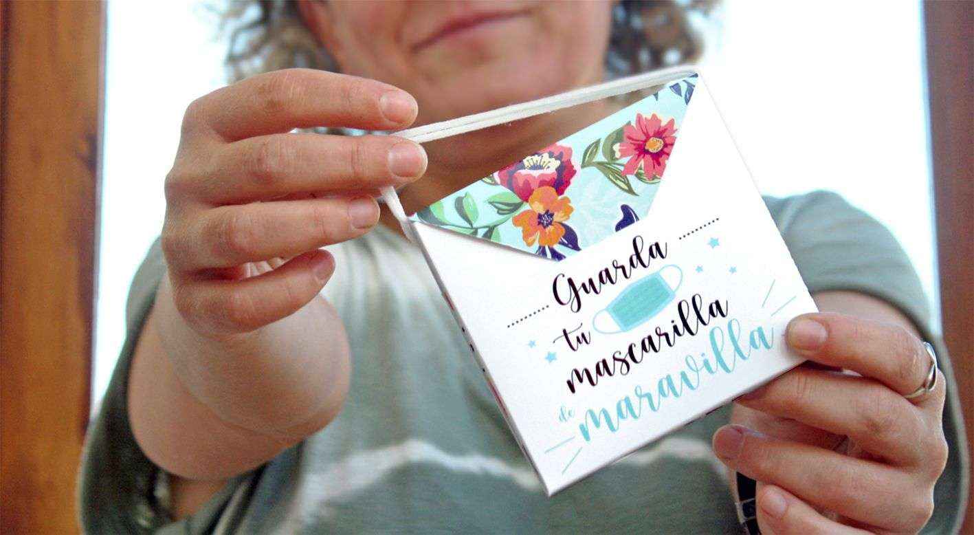 Tendencias de moda: Porta mascarillas personalizados. La última idea de todoinvitacion.com