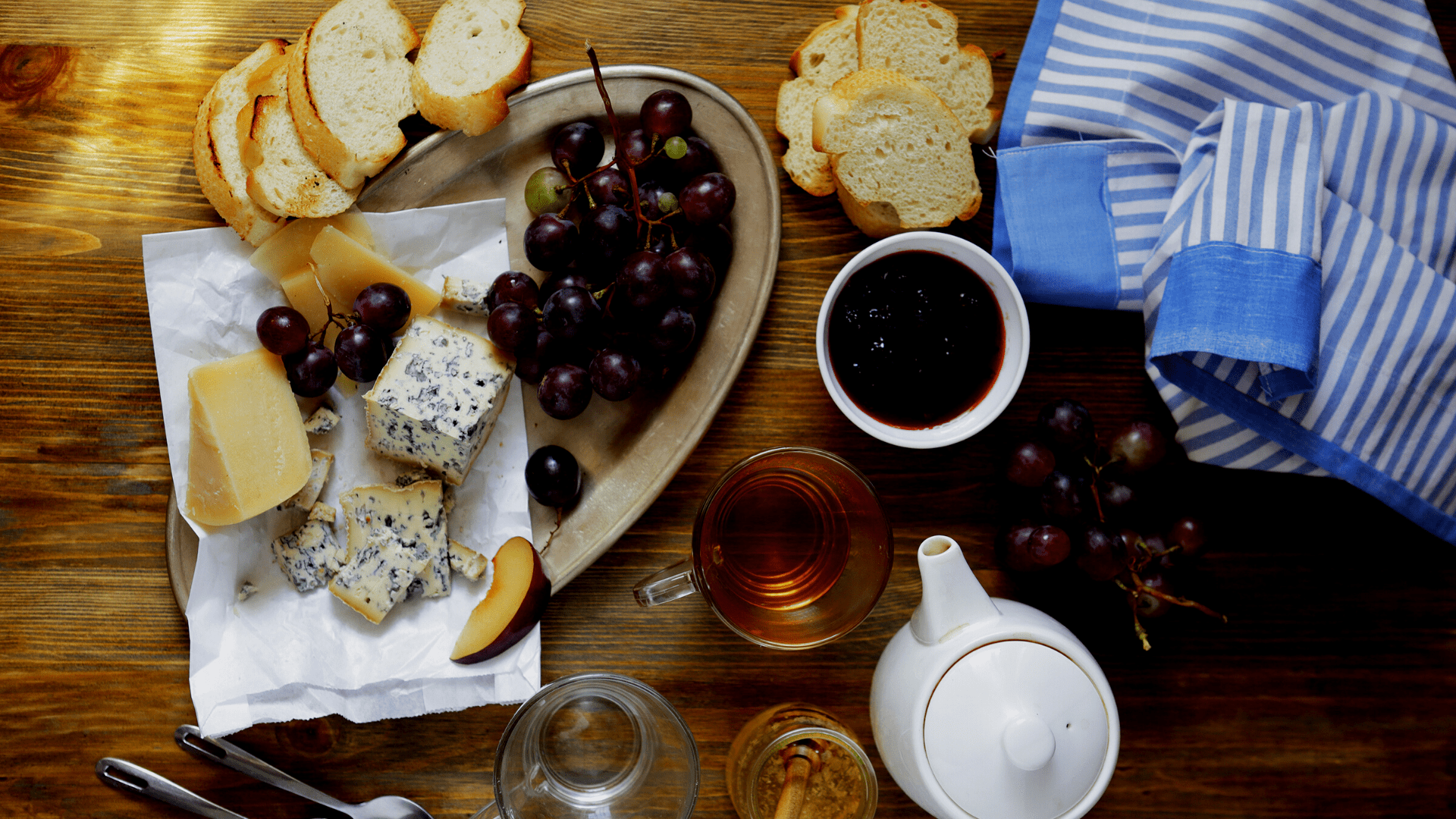 Delivinos Urban Gourmet presenta el maridaje perfecto: té y queso