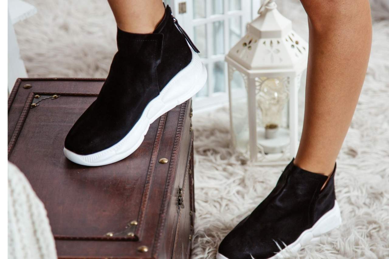 ¿Qué son las zapatillas calcetín? ¿Por qué están de moda? Freedom Moda