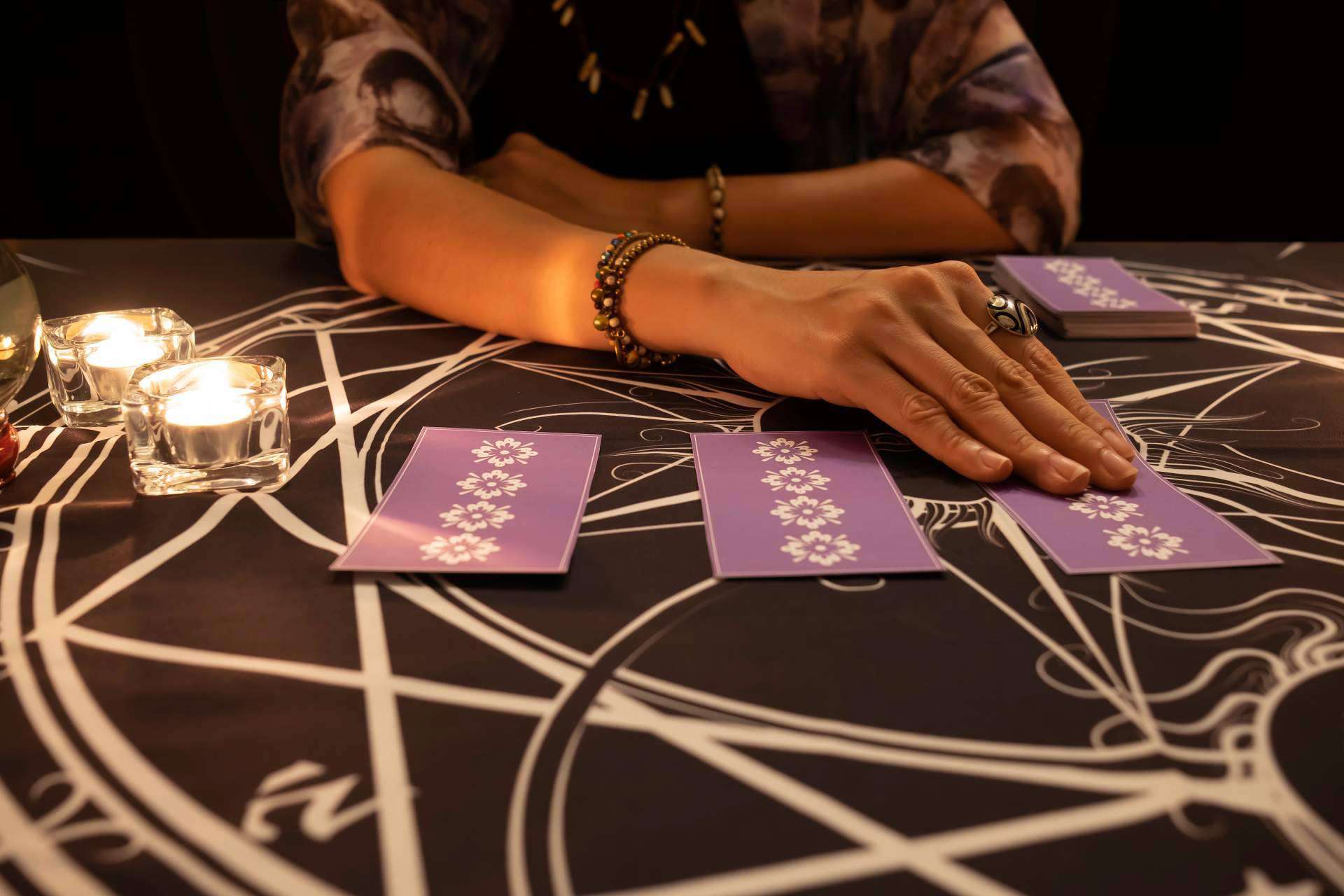 Resolver dudas con El Tarot de las Meigas: consultas a 10 euros