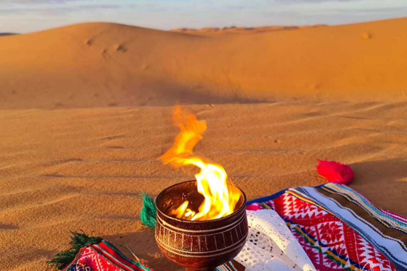 Iris, Mujer Arcoíris, permite hacer un viaje sagrado al desierto del Sáhara