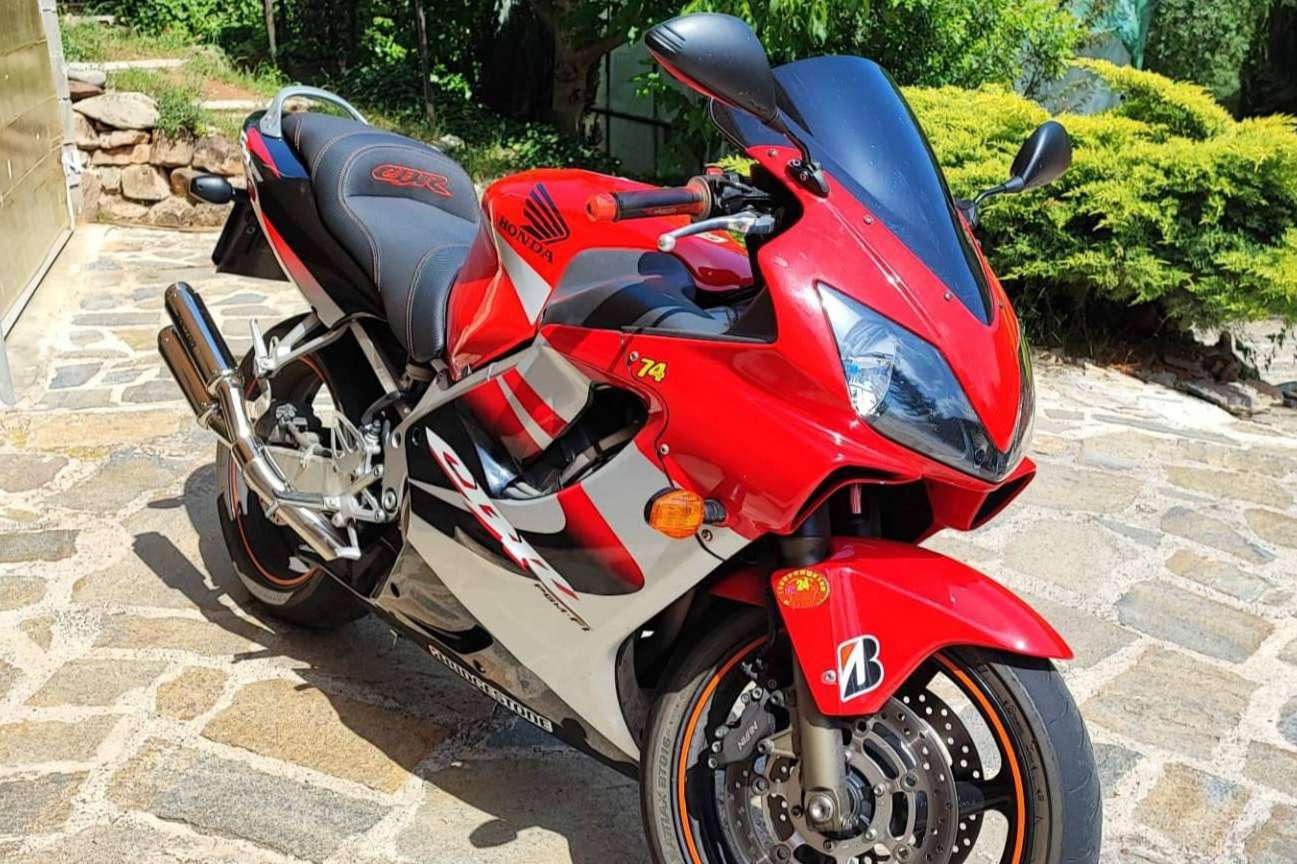 JM-FUNDAS transforma el confort sobre dos ruedas con asientos de moto personalizados